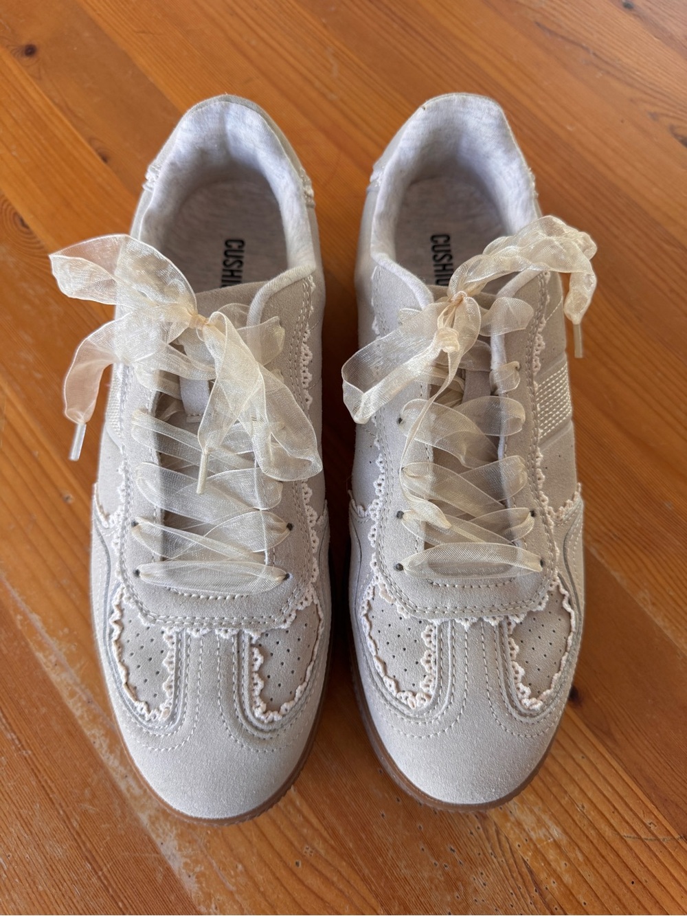 Women's Lace-Trim Cream Casual Suede Sneakers